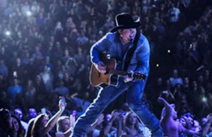 Honky Tonk singer on stage